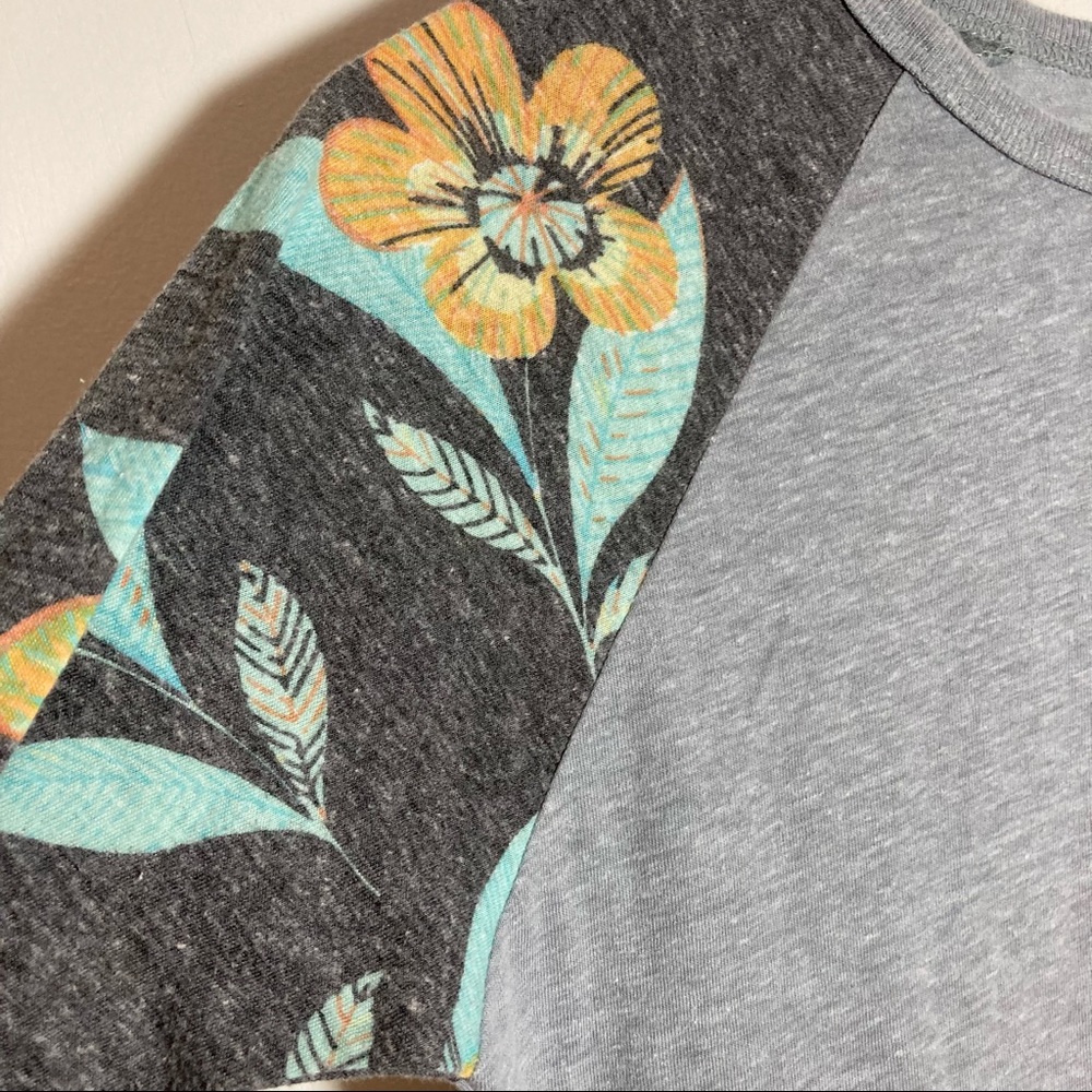 Lularoe‎ Randy Top XS - Picture 2 of 3